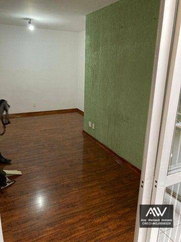 Apartamento à venda com 2 quartos, 70m² - Foto 2