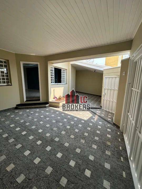 Casa para alugar com 3 quartos, 270m² - Foto 2