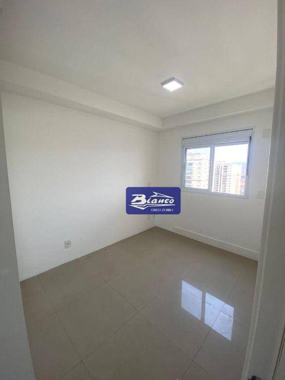 Apartamento para alugar com 2 quartos, 65m² - Foto 11