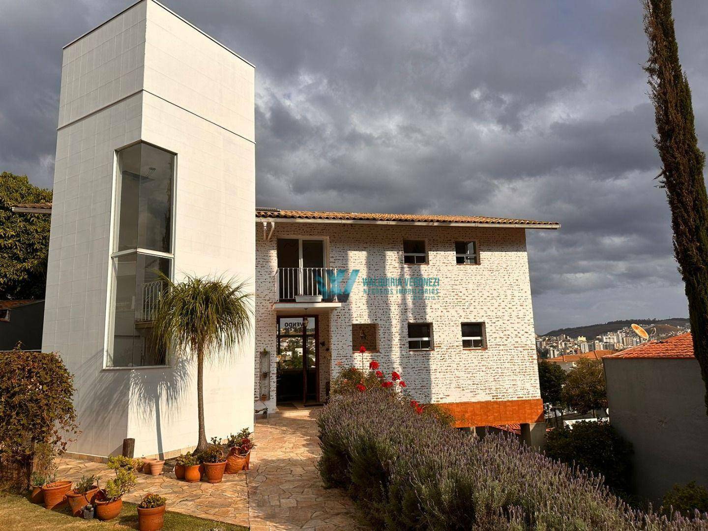 Casa à venda com 3 quartos, 329m² - Foto 5