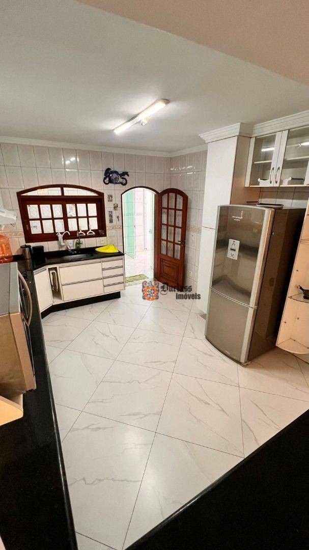 Casa à venda e aluguel com 4 quartos, 320m² - Foto 42