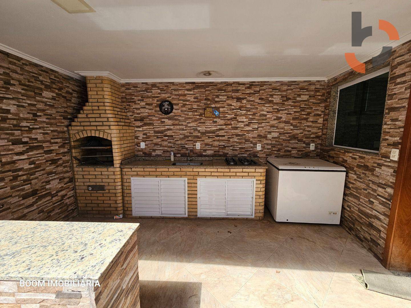 Casa à venda com 5 quartos, 218m² - Foto 5