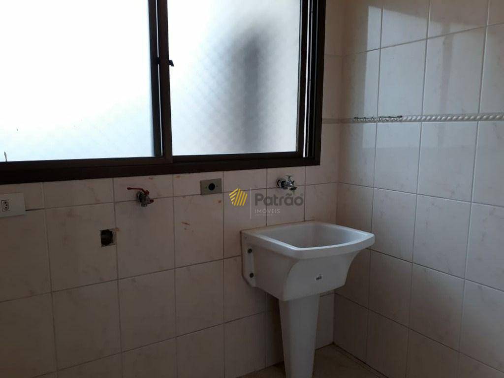 Apartamento à venda com 3 quartos, 97m² - Foto 18