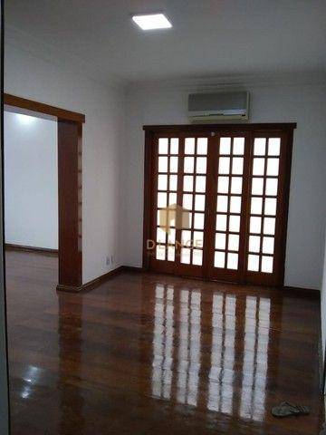 Casa à venda com 3 quartos, 220m² - Foto 3