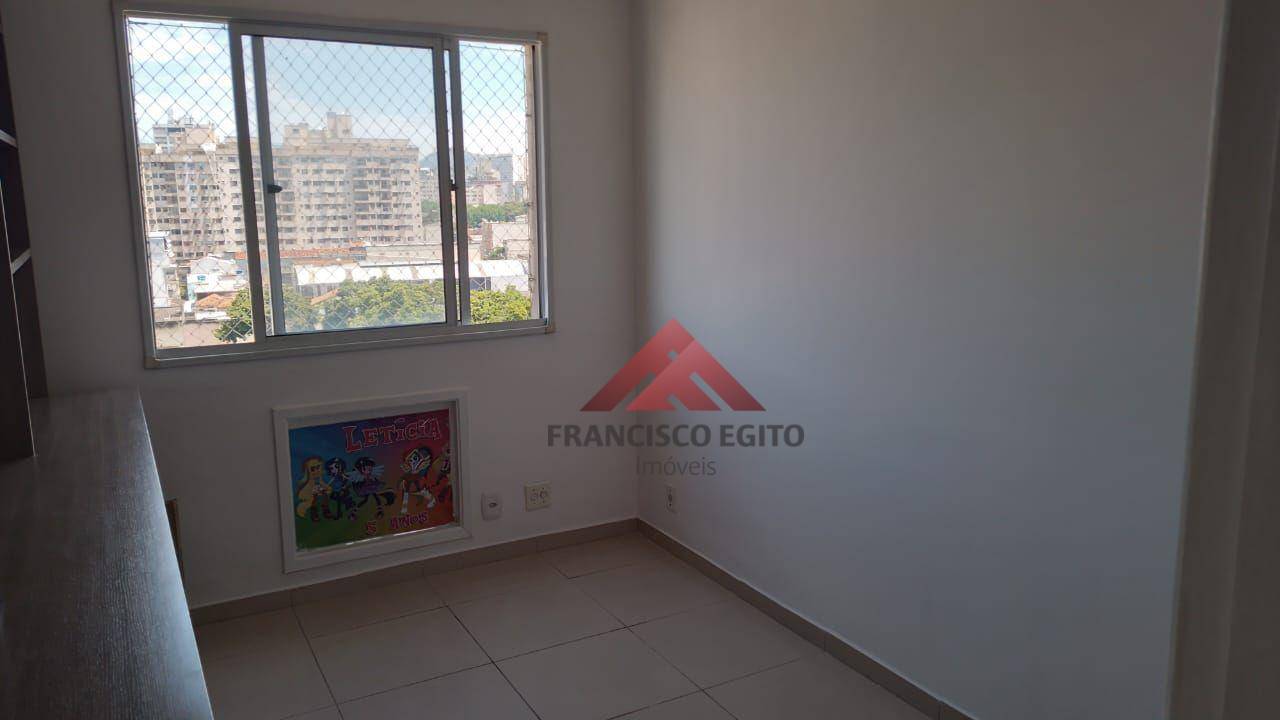 Apartamento à venda com 2 quartos, 67m² - Foto 4