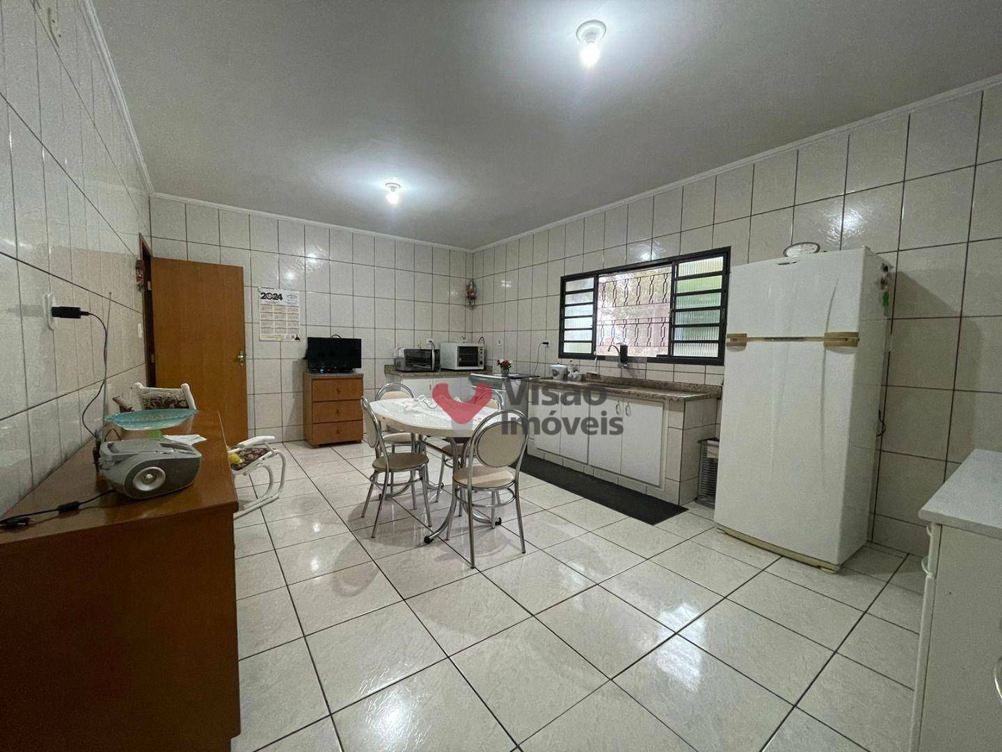 Casa à venda com 3 quartos, 218m² - Foto 18