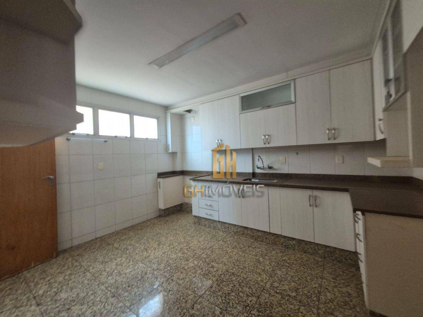 Apartamento à venda com 4 quartos, 252m² - Foto 17