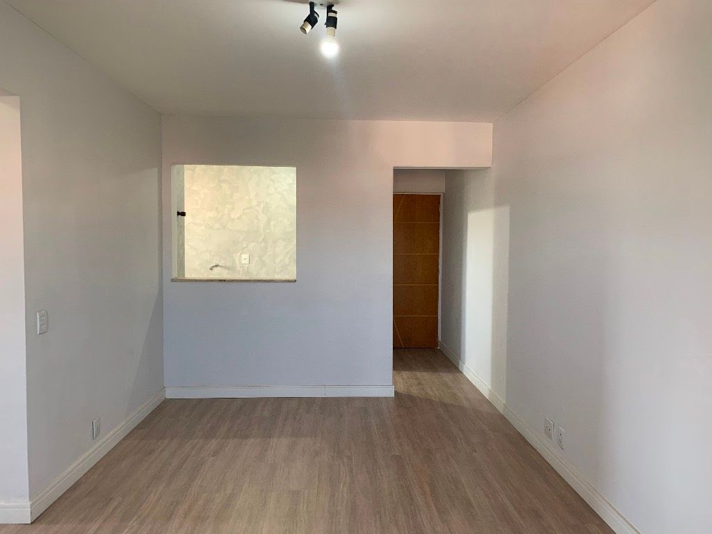 Apartamento à venda com 2 quartos, 60m² - Foto 2