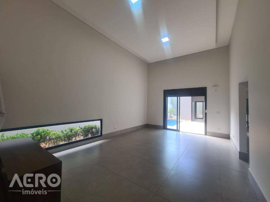 Casa de Condomínio à venda com 3 quartos, 219m² - Foto 1