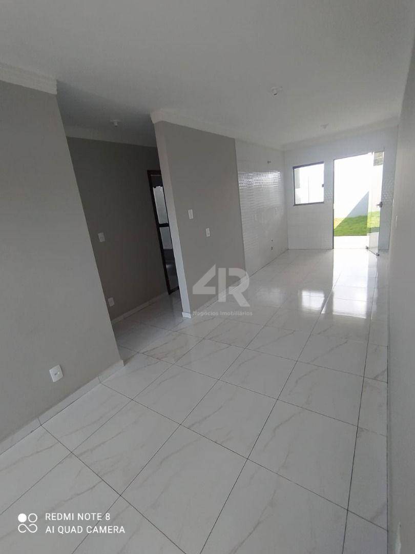 Casa à venda com 3 quartos, 60m² - Foto 10