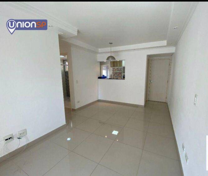 Apartamento à venda com 2 quartos, 70m² - Foto 2