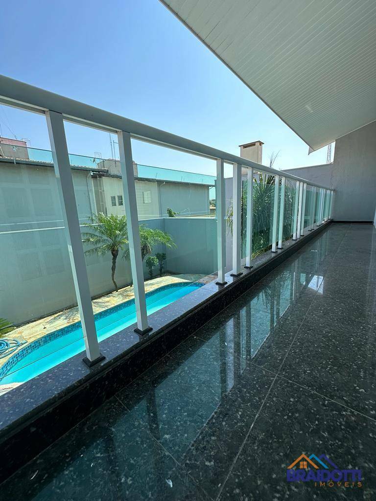 Casa à venda e aluguel com 3 quartos, 251m² - Foto 18