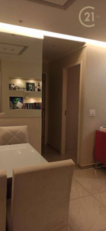 Apartamento à venda com 2 quartos, 63m² - Foto 2