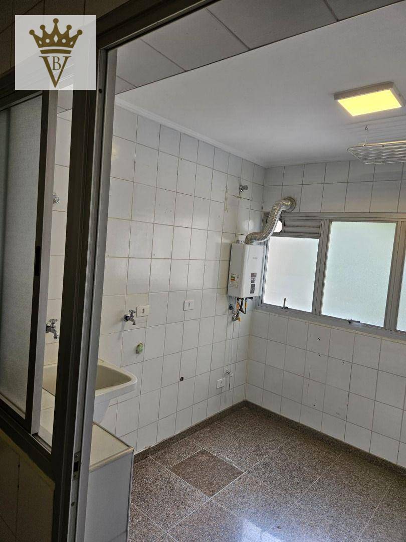 Apartamento para alugar com 3 quartos, 175m² - Foto 29