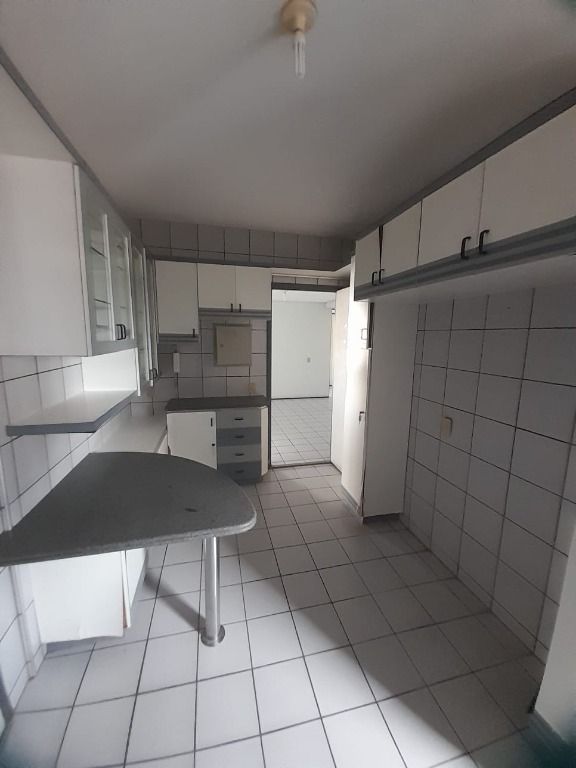 Apartamento à venda com 3 quartos, 150m² - Foto 23