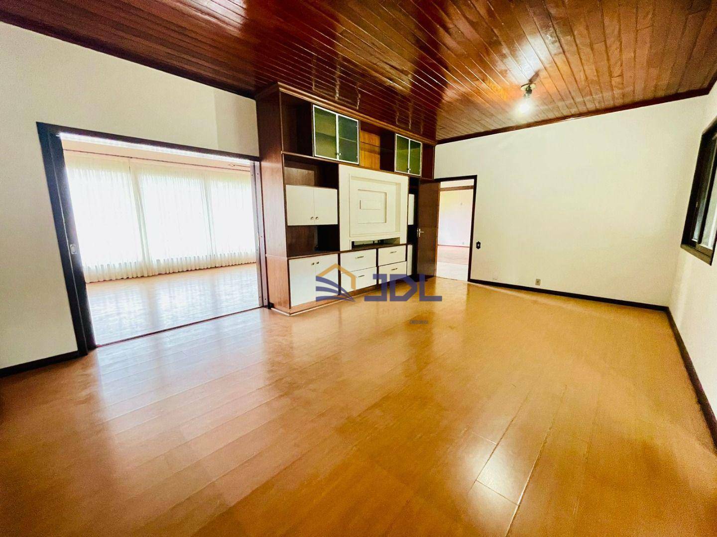 Casa à venda com 4 quartos, 292m² - Foto 8