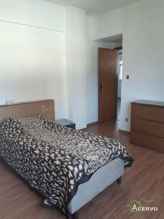 Apartamento à venda com 3 quartos, 140m² - Foto 11