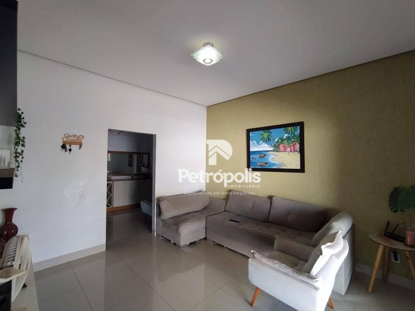 Casa à venda com 4 quartos, 220m² - Foto 2