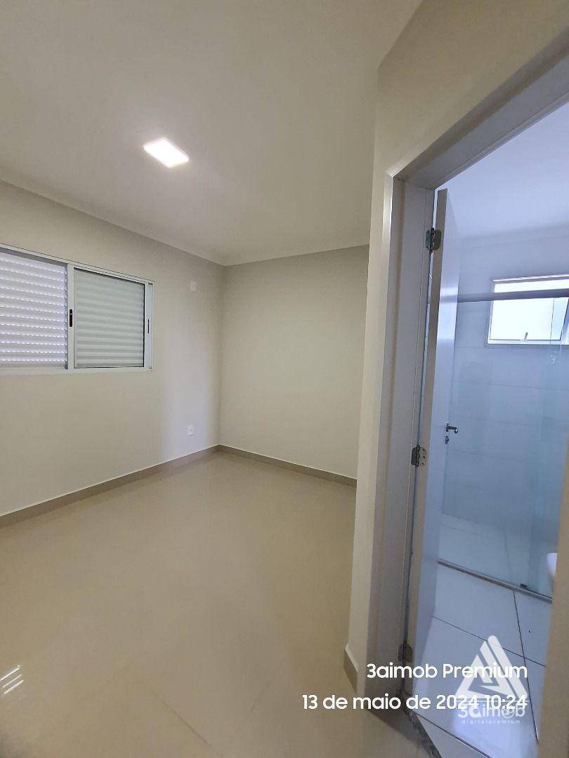 Apartamento para alugar com 2 quartos, 68m² - Foto 18