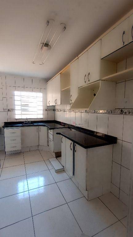 Apartamento para alugar com 2 quartos, 60m² - Foto 14