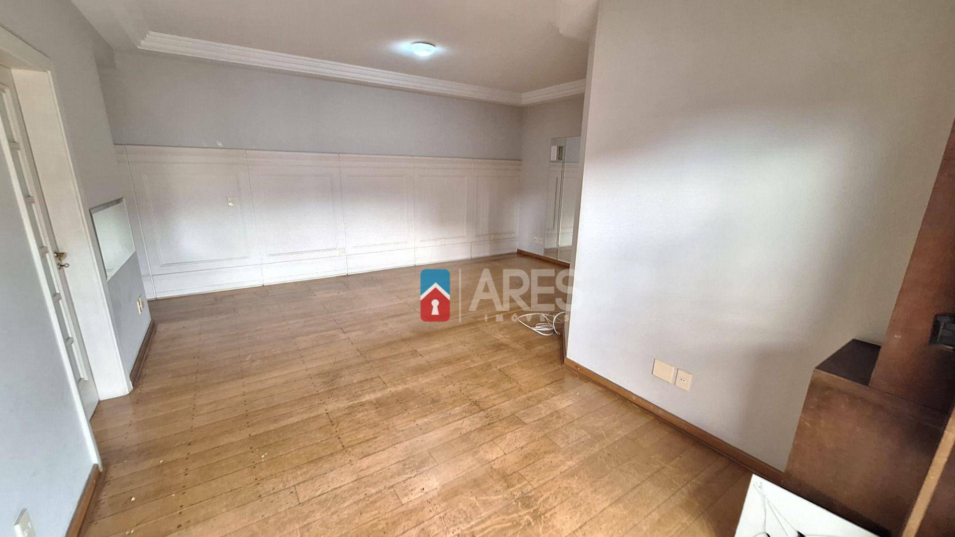 Apartamento à venda com 3 quartos, 130m² - Foto 2