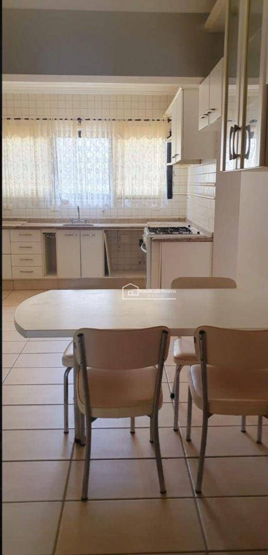 Apartamento à venda com 3 quartos, 189m² - Foto 2