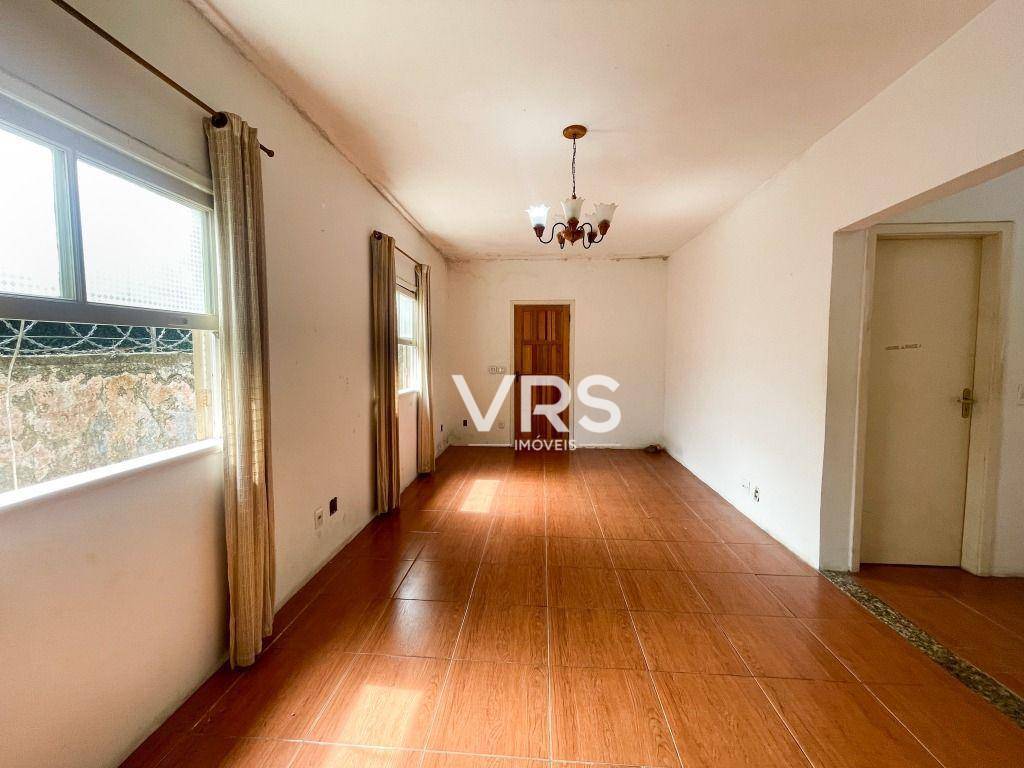 Casa à venda com 3 quartos, 186m² - Foto 4