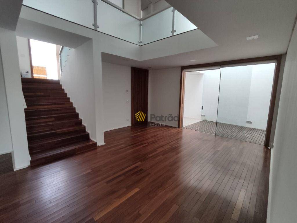 Sobrado à venda com 3 quartos, 500m² - Foto 2