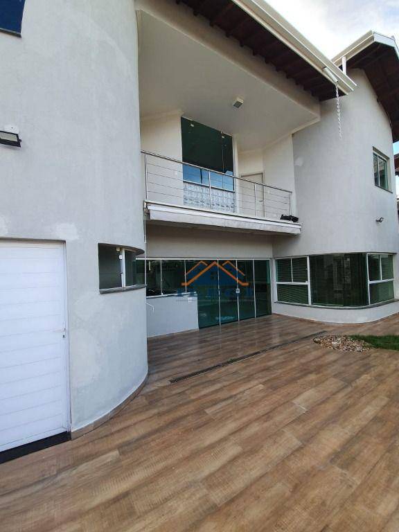 Casa de Condomínio à venda e aluguel com 3 quartos, 220m² - Foto 6