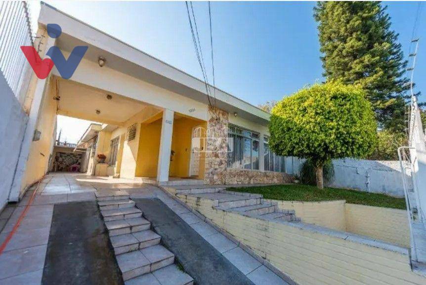 Casa à venda com 4 quartos, 220m² - Foto 1