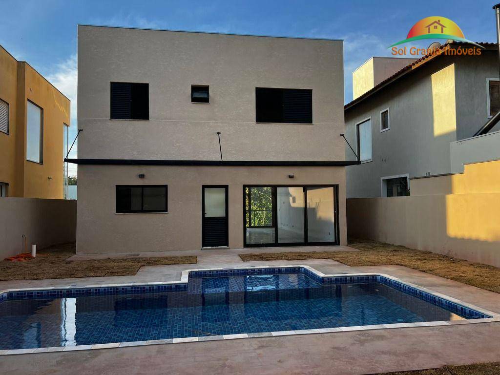 Casa de Condomínio à venda com 4 quartos, 226m² - Foto 1