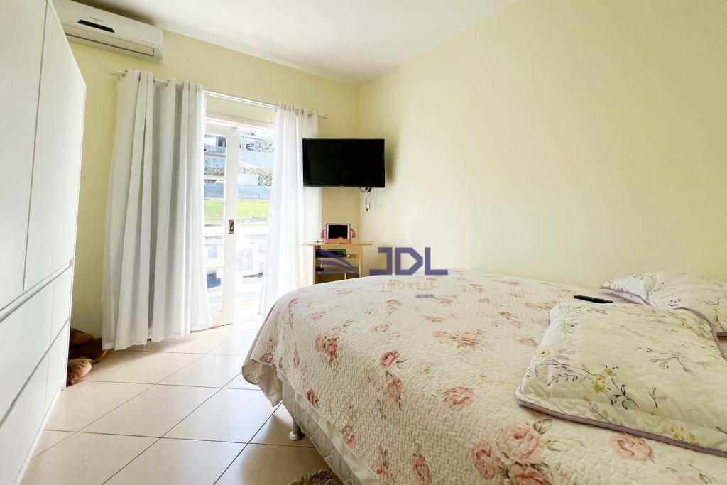 Casa à venda com 3 quartos, 340m² - Foto 22