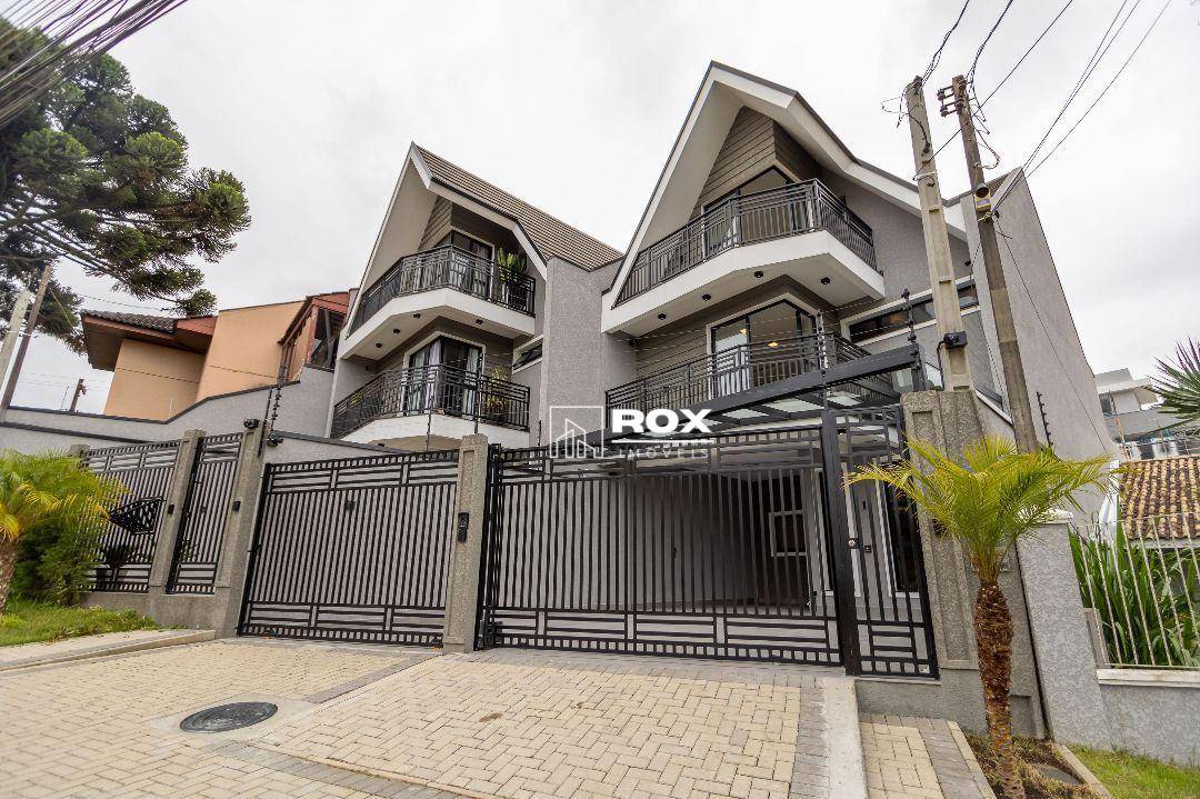 Sobrado, 3 quartos, 228 m² - Foto 1