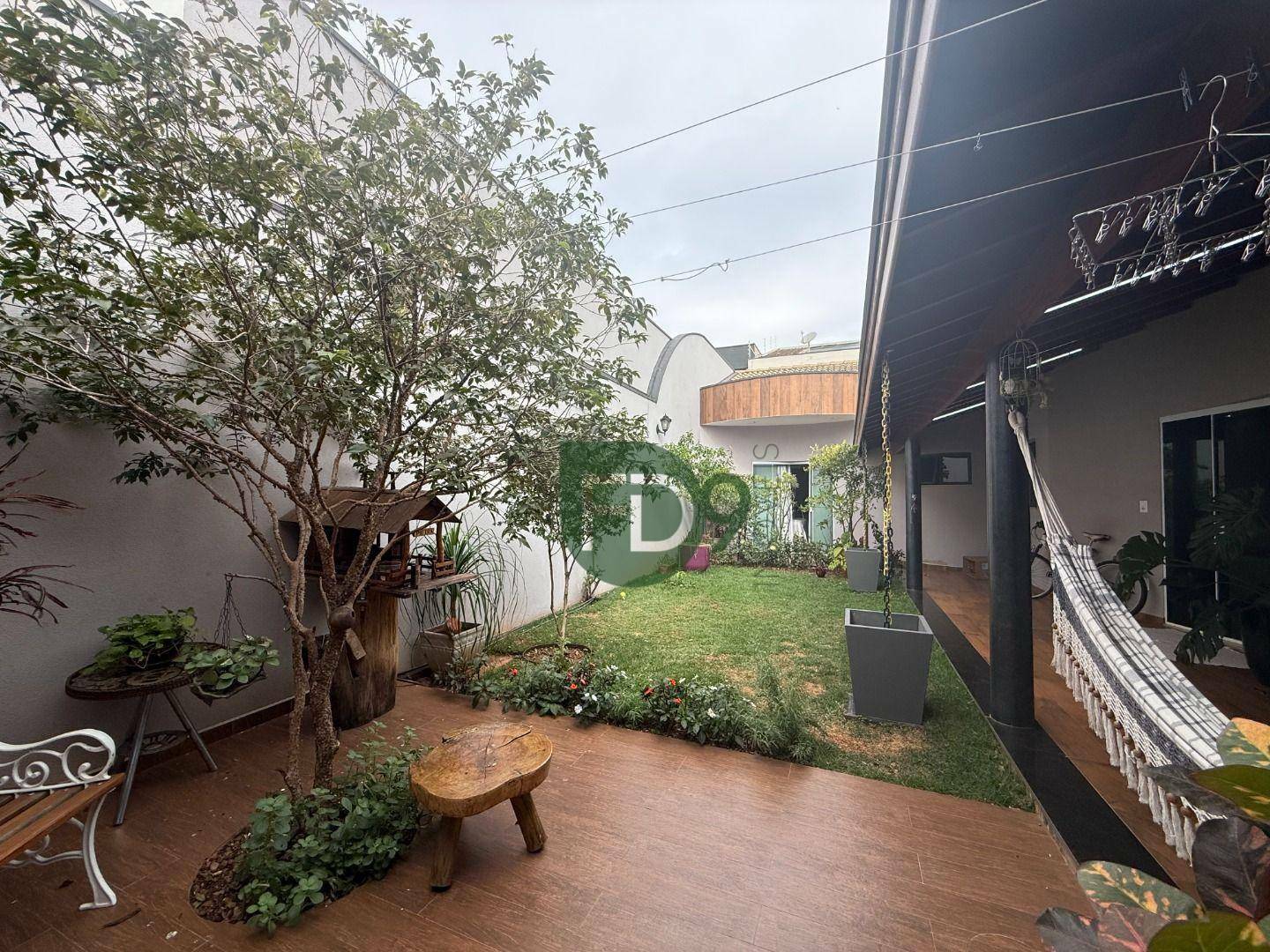 Casa à venda com 3 quartos, 225m² - Foto 7