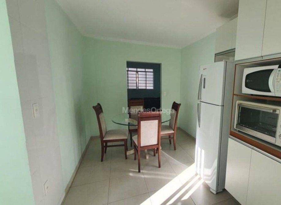 Apartamento para alugar com 2 quartos, 75m² - Foto 6