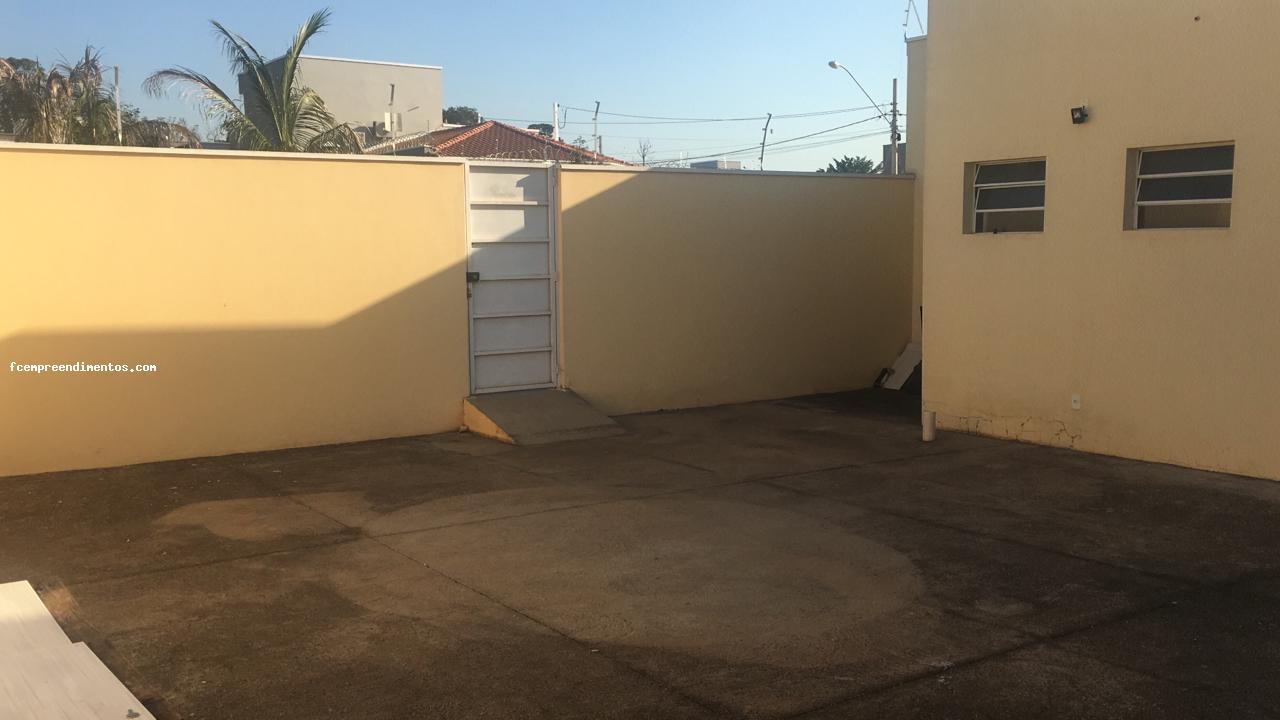 Casa à venda com 2 quartos, 250m² - Foto 2