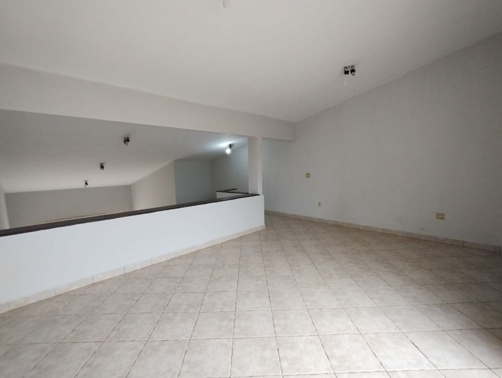 Casa à venda com 3 quartos, 250m² - Foto 27