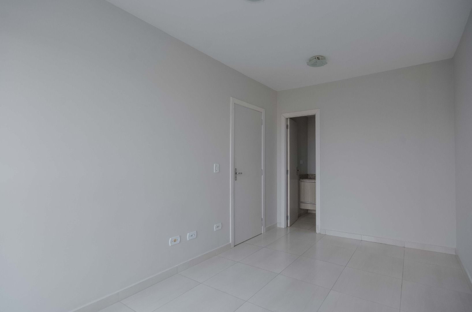 Apartamento para alugar com 2 quartos, 75m² - Foto 34