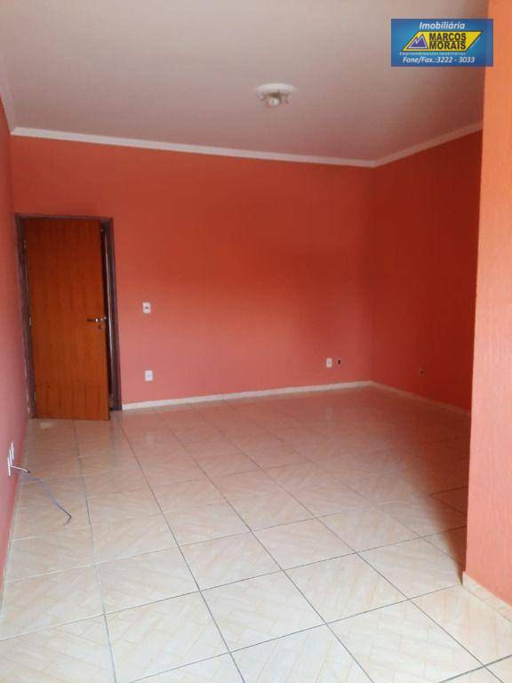 Casa à venda com 4 quartos, 300m² - Foto 33