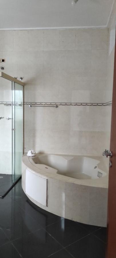 Casa para alugar com 5 quartos, 1360m² - Foto 14