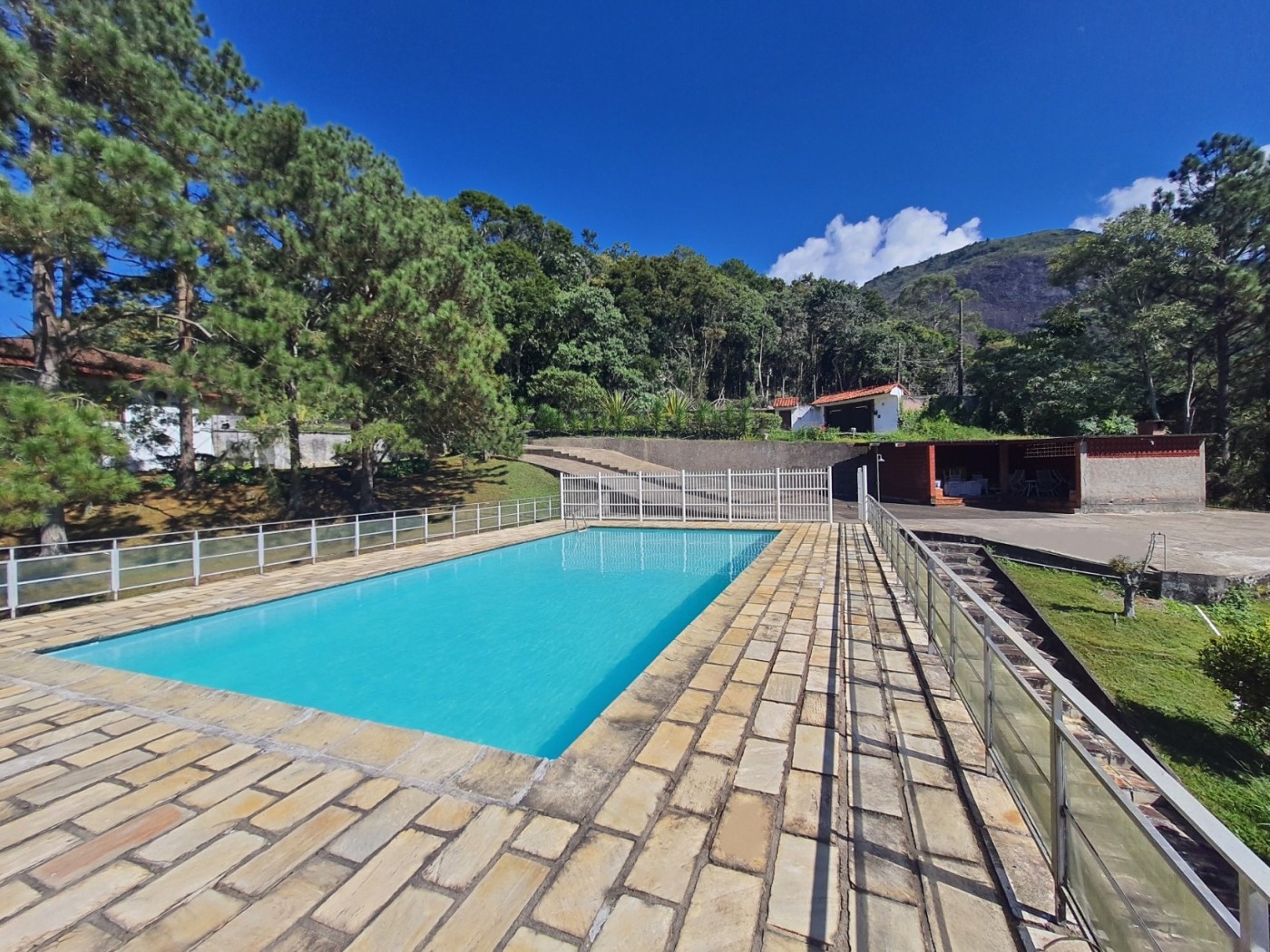 Casa à venda com 7 quartos, 5935m² - Foto 2
