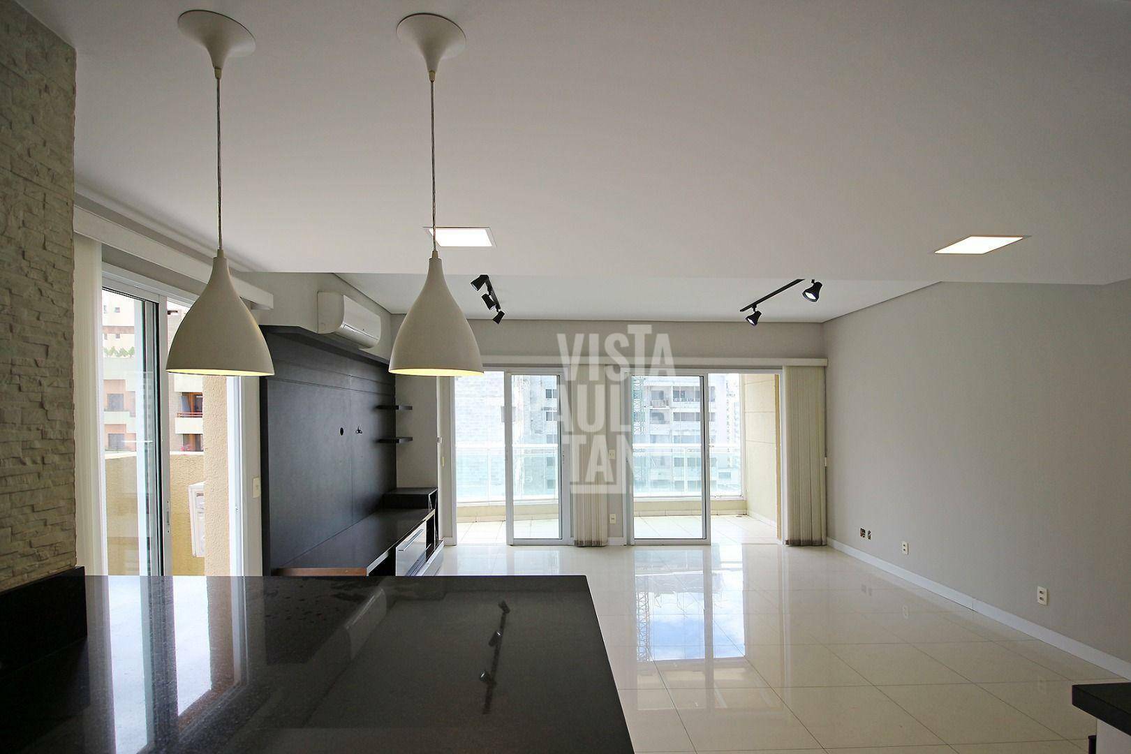 Apartamento à venda com 3 quartos, 137m² - Foto 1