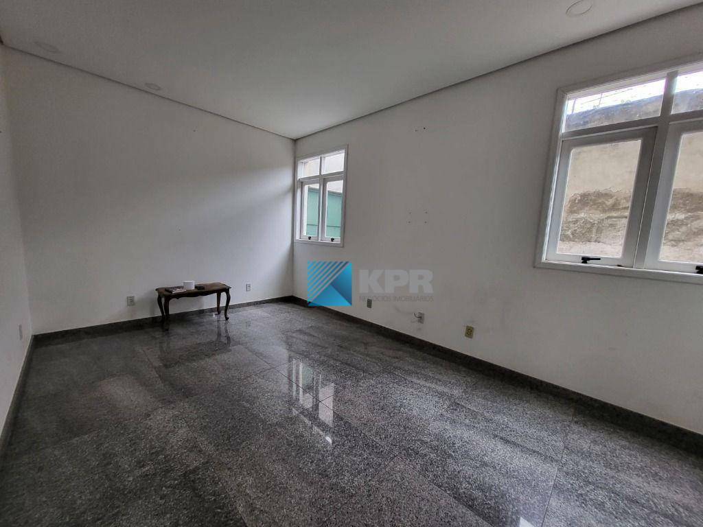 Casa de Condomínio à venda com 4 quartos, 480m² - Foto 2