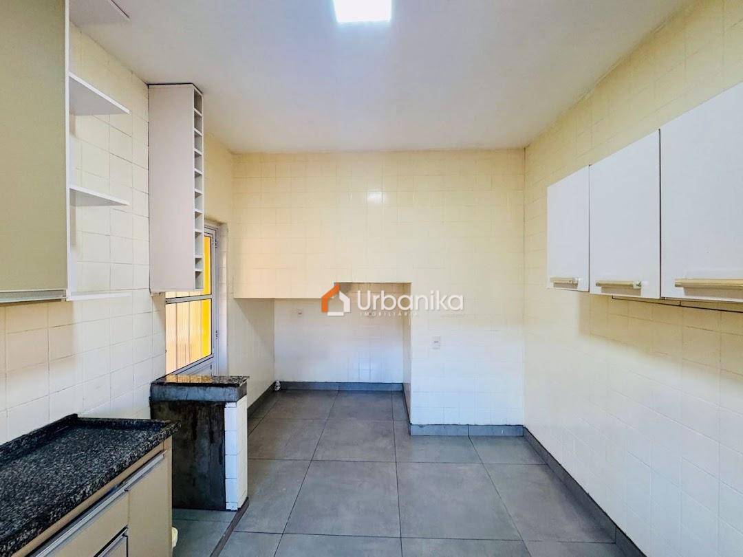 Casa, 3 quartos, 183 m² - Foto 1