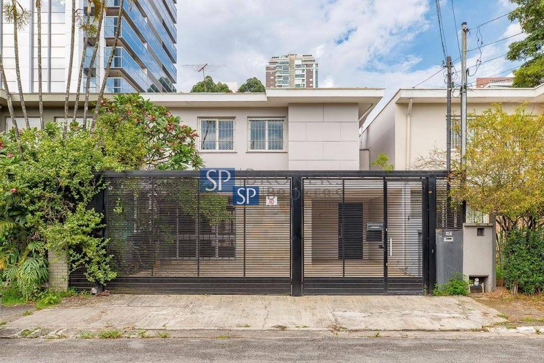 Casa à venda com 3 quartos, 225m² - Foto 1