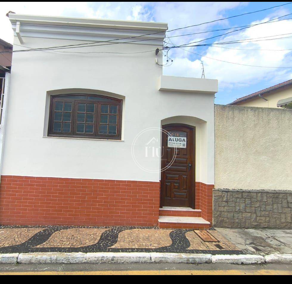 Casa para alugar com 3 quartos, 130m² - Foto 1