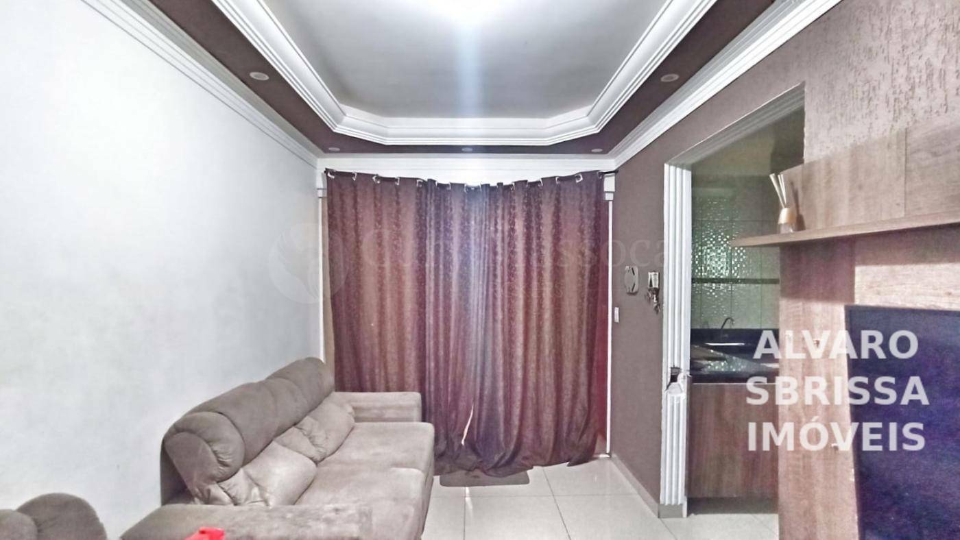 Casa à venda com 4 quartos, 175m² - Foto 2