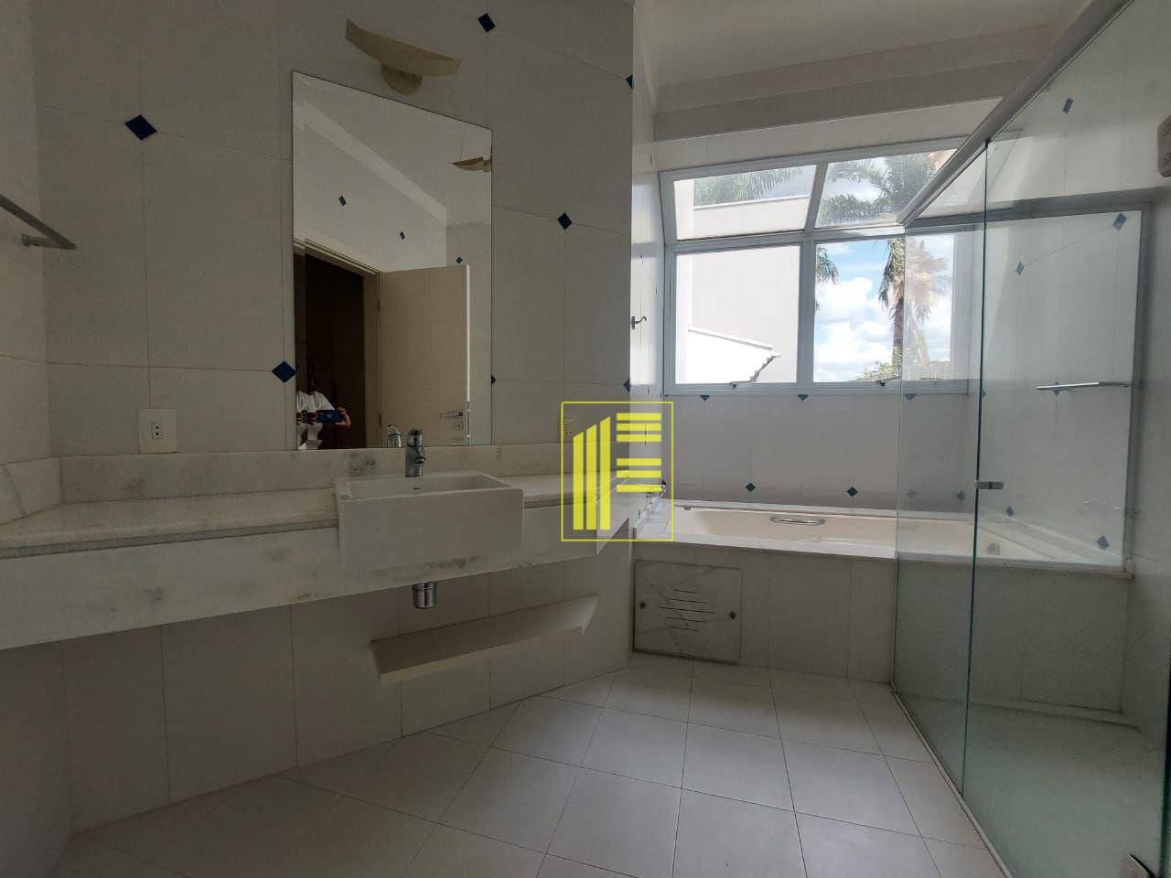 Casa de Condomínio para alugar com 5 quartos, 430m² - Foto 48