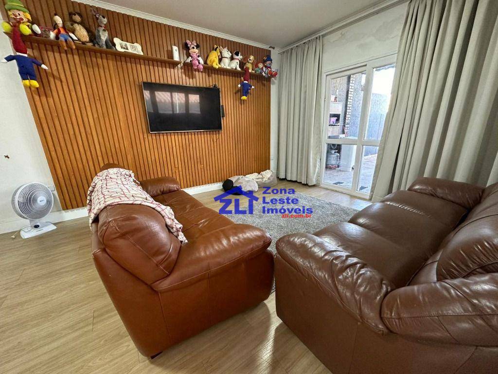 Casa à venda com 4 quartos, 164m² - Foto 1