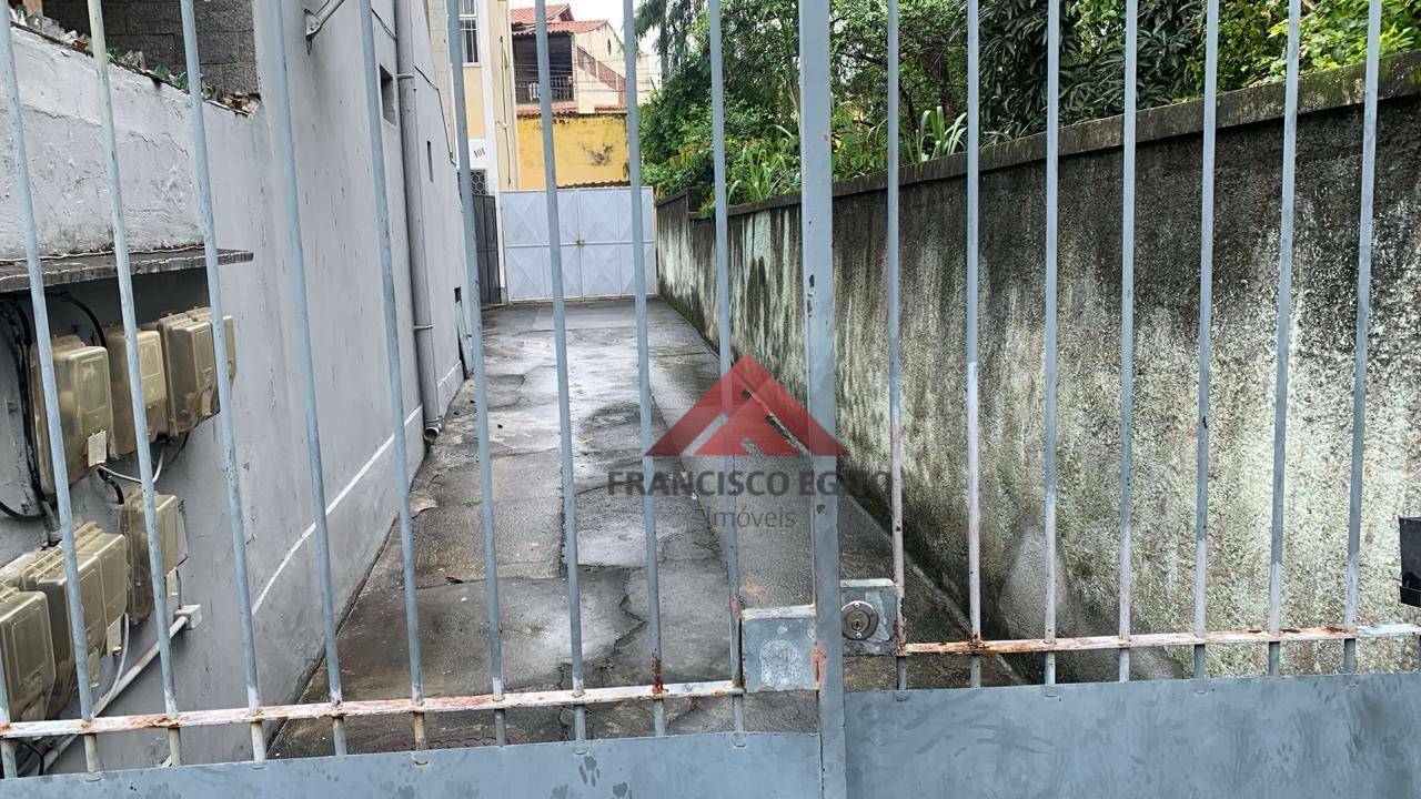 Sobrado à venda e aluguel com 3 quartos, 141m² - Foto 2